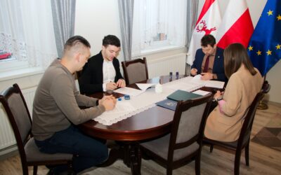 Podpisanie umowy na utworzenie miejsc opieki nad dziećmi w Osieku nad Notecią